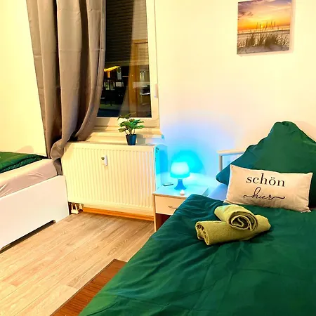 Für 4 Personen, U-bahn, Autobahnnähe Apartamento