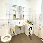 Fuer 4 Personen, U-bahn, Autobahnnaehe