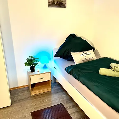 Apartment Fuer 4 Personen, U-bahn, Autobahnnaehe *